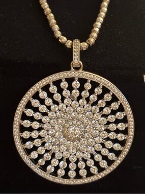 Stunning 925 Sterling Silver Sparkling Statement Pendant Necklace